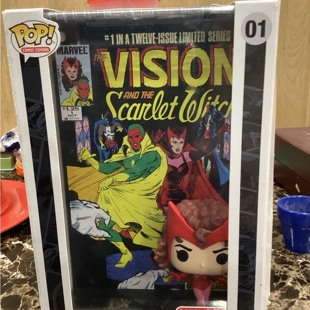 Funko Pop! Comic Cover: The Vision and the Scarlet Witch – Scarlet Witch Figure